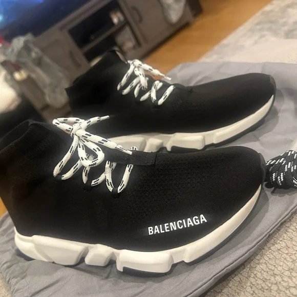 Men’s Balenciaga Black - Picture 2 of 4